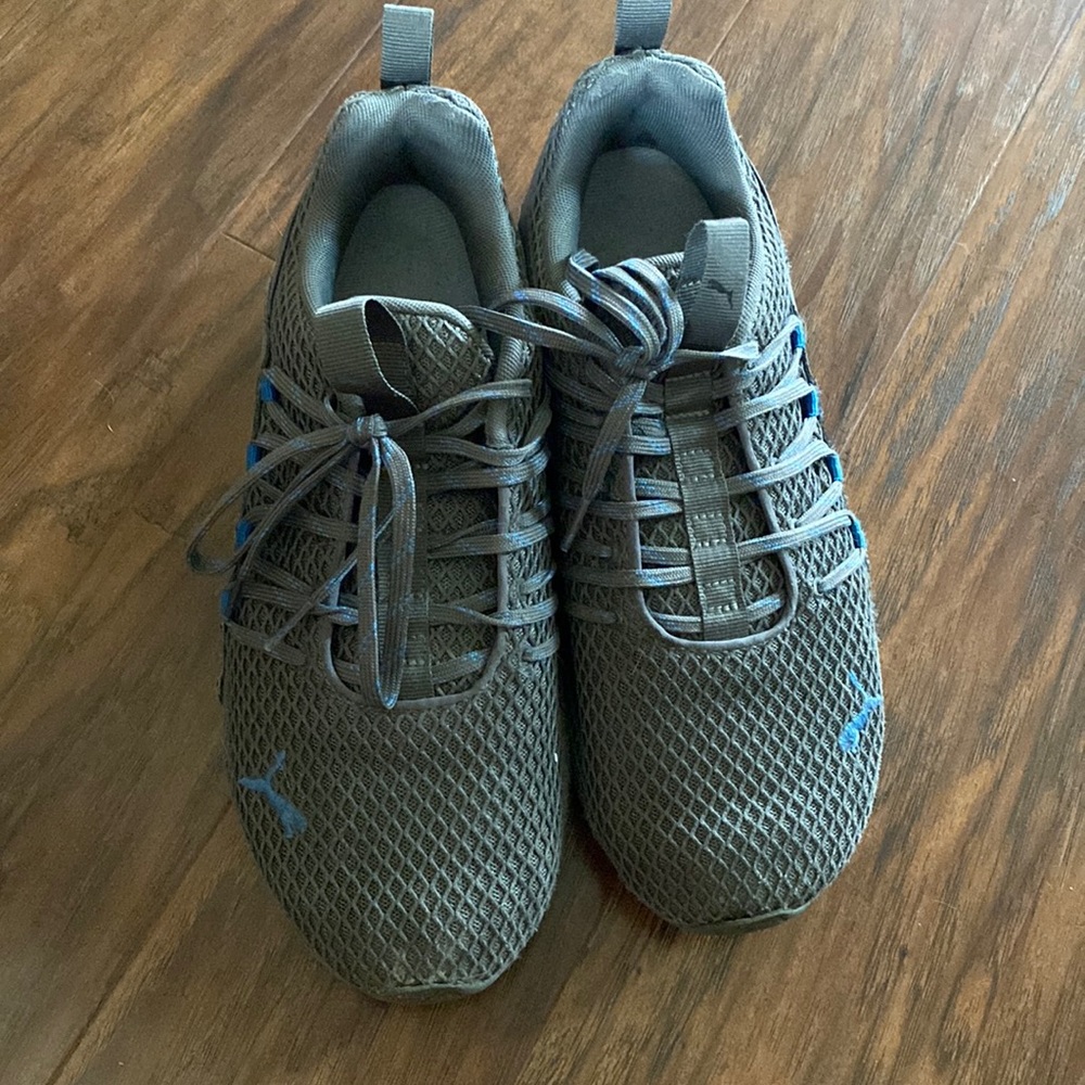 Puma tennis shoes